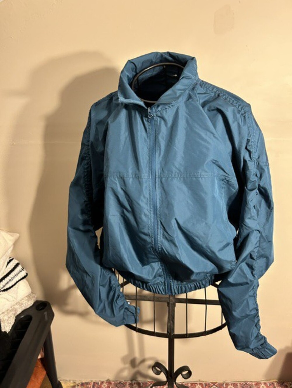 size medium green  womens coat outdoor sports wear wind breaker athletic